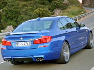 Illustration for article titled 2012 BMW M5: First Photos